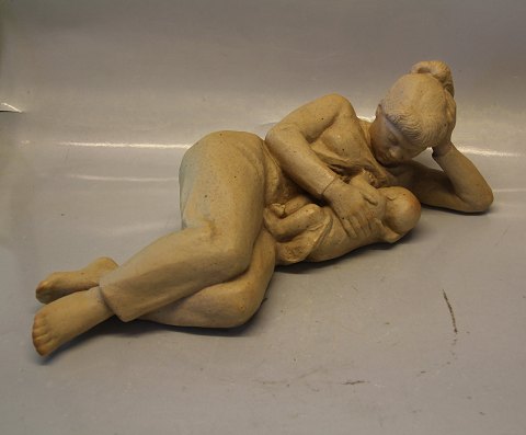 B&G Art Pottery B&G A 38 Mother feeding child14 x 41 cm unglazed   Therese Lucheschitz