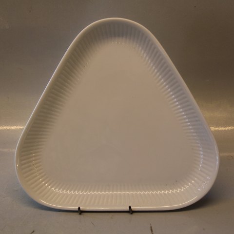 14083 Cake dish, triangular 24 cm / 9 2/5" Royal Copenhagen  Georgiana 