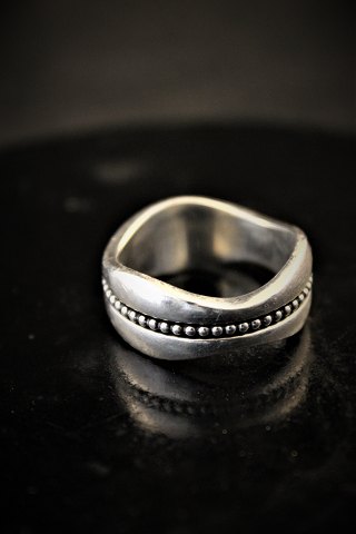 Georg Jensen sterling sølv ring. Ring størrelse 67.