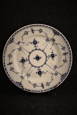 Royal Copenhagen Musselmalet , halvblonde frokost tallerken.Dia.:22,5cm.RC# 1/572.