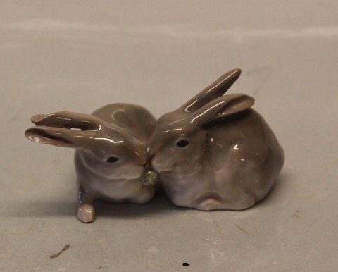 Royal Copenhagen figurine 0518 - 1252 RC Rabbits pair, brown 5 x 10 cm, Arnold Krog 1895 Color 1252