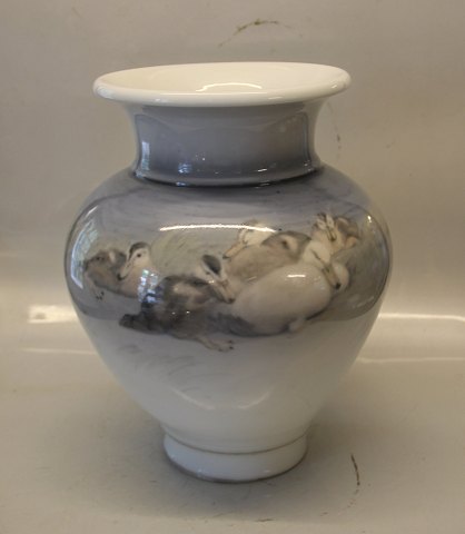 Royal Copenhagen Unique Vase  15/1 1920 Vilhelm Theodor Fischer Decorated with ducks 32.5 cm  
