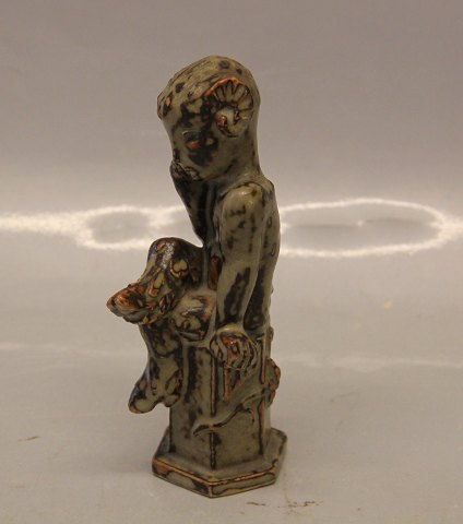 Arne Bang 1929 Satyr på klippe 26 cm Signeret ABFaunus med vædderhorn og klove