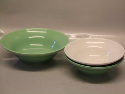 605 Hvid tallerken, dyb 20 cm Rund ymerskål Ursula - det originale fra Royal Copenhagen  fajance