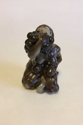 Bing & Grøndahl Figur af Kai Nielsen "Kvinde med druer og Faune" No 4022 fra Druehøstserien