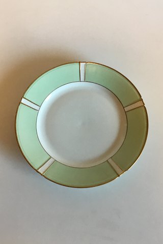 Bing & Grøndahl Stel med grøn dekoration med guld på form 507(Herregaard) Spisetallerken No 25