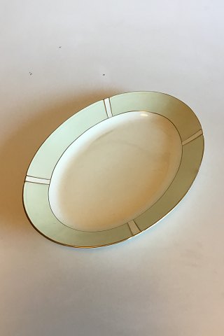 Bing & Grøndahl Stel med grøn dekoration med guld på form 507(Herregaard) Ovalt fad No 15