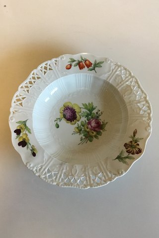 Royal Copenhagen Saksisk Blomst Dyb Tallerken i luksusmodel med gennembrudt kant.