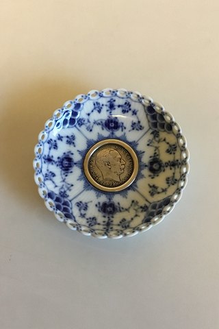 Royal Copenhagen Blue Fluted Full Lace Candle Drip Cup with 2-Crown coin with Frederik VIII, 1912. No 1009