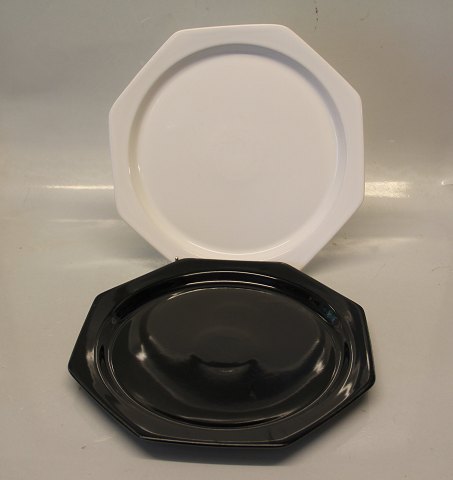Café Dansk Stentøjstel kantet hvid og sort Kafe B&G Form 850 325 Tallerken 24 cm (025)