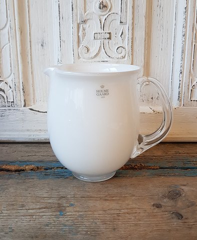 Holmegaard pitcher in milky white glass 14 cm.