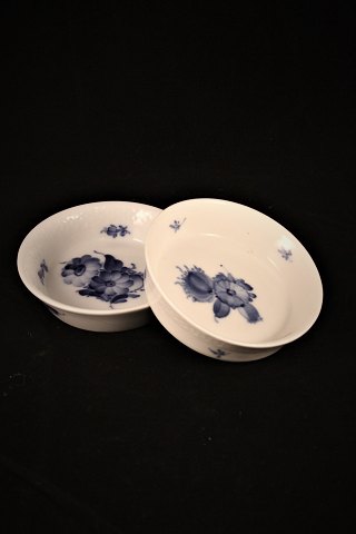 Bottle tray in Blue Flower, braided from Royal Copenhagen.10/8216.
