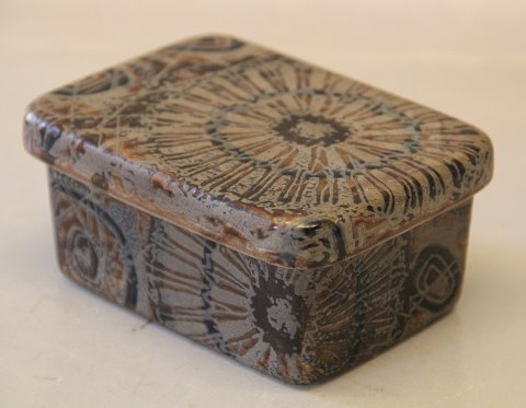 Aluminia Copenhagen Baca Faience RC Faience 870-2823 Aluminia Brown Candy box / Butter box 1/4 kg 12.5 x 9.5 cm Nils Thorsson, Baca