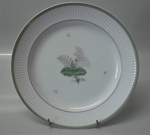 1513-14061 Plate 22.5 cm Green Melody #1513 Royal Copenhagen White glazed ribbed porcelain with green decoration and gold