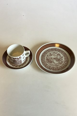 Bjørn Wiinblad, Nymølle August Månedskop med underkop No 3513 og kagetallerken No 3520