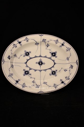 Royal Copenhagen , Musselmalet , riflet ovalt fad.1/334.30,5x24cm.