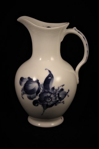 Royal Copenhagen , Blå Blomst , flettet chokoladekande med låg.10/8147.