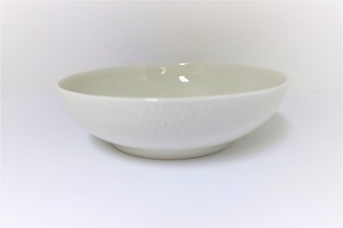 Royal Copenhagen. Hvedekorn. Rund skål. Højde 6 cm. Diameter 20 cm. Model 14224. Der er 2 styk på lager.
