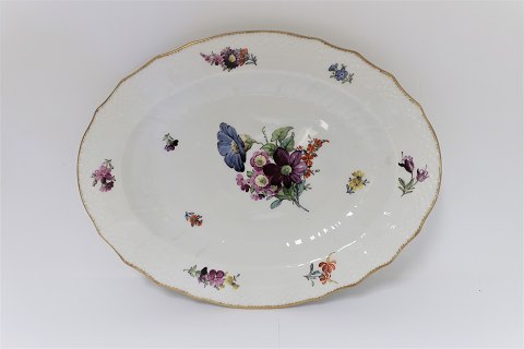 Royal Copenhagen. Saksisk blomst. Ovalt fad. Model 4-1555. Længde 31,5 cm. Bredde 24,5 cm. Produceret før 1890. (1 sortering)