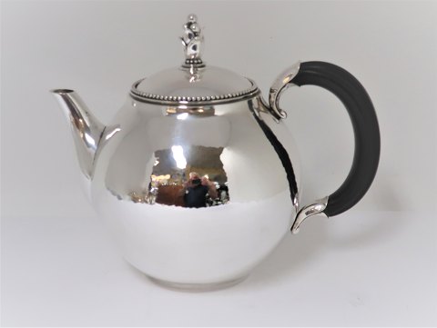 Georg Jensen. Tekande. Design Harald Nielsen. Model 456B.  Sterling (925). Højde 18 cm. Produceret 1945 - 1977.