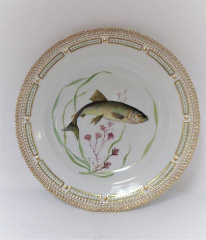 Royal Copenhagen. Fauna Danica. Fisketallerken. Middags tallerken. Model # 19 - 3549. Diameter 25 cm. (1 sortering). Clupea harengus