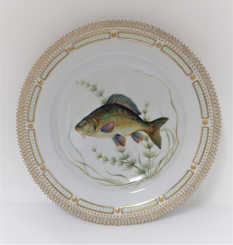 Royal Copenhagen. Fauna Danica. Fisketallerken. Middags tallerken. Model # 19 - 3549. Diameter 25 cm. (1 sortering). Cyprinus carpio
