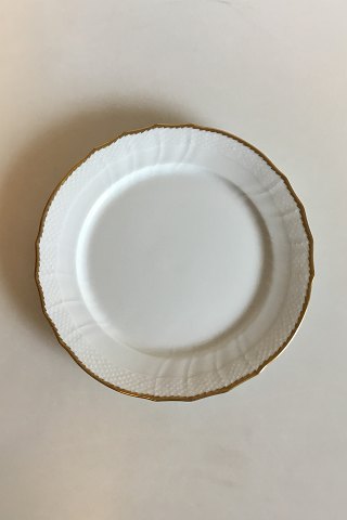 Royal Copenhagen Hvid Svejfet med takket guldkant(Stel 387/ Josephine) Frokosttallerken No 622