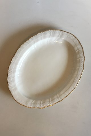 Royal Copenhagen Hvid Svejfet med takket guldkant(Stel 387/ Josephine) Ovalt serveringsfad No 1556