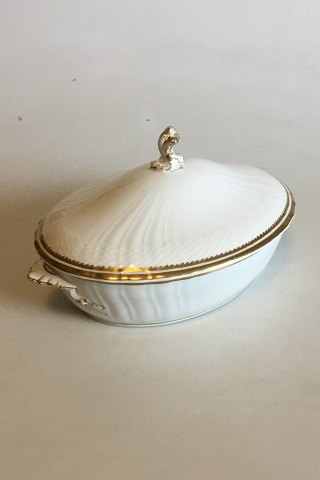 Royal Copenhagen Hvid Svejfet med takket guldkant(Stel 387/ Josephine) Ovalt lågfad No 1702