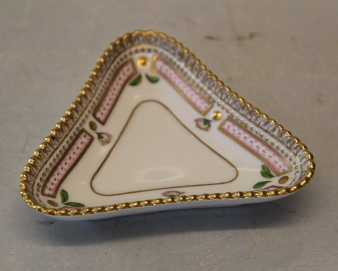 Flora Danica Danish Porcelain 20-3576 Triangular saucer for cream cup ca 11.2 cm