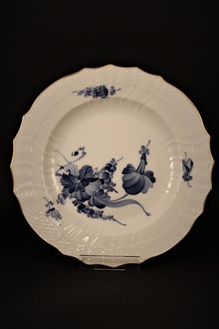 Royal Copenhagen Blå Blomst Svejfet middags tallerken med guldkant. Dia.:25cm. RC#10/1621.