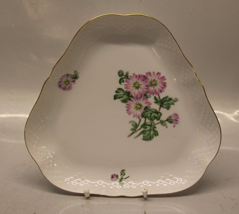 Chrysantemum Bing and Grondahl 040 Triangular dish 25 cm (354)