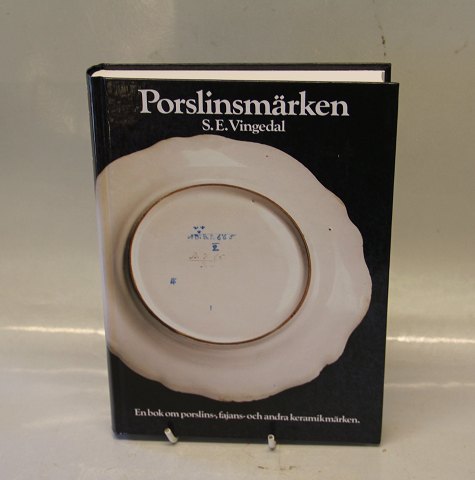 Book In SwedishScandinavian Porcelain MarksPorslinsmärken - En bok om Porslins-, fajans- och Andra Keramikmärken, Forum Stockholm 6. oplag 1982