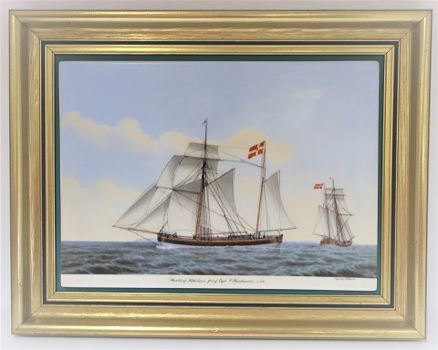 Bing & Grøndahl. Porcelæn. Danske skibsportrætter. Billed af  "Haabet". Mål : Bredde 38* 30 cm. Der er produceret 3500, og denne er no. 371.