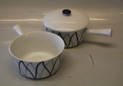 Stor Gryde med hank 8,5 x 26 cm  Kasserolle UDEN låg Dan-ild 40 Blå flamme eller Harlekin spise- og kaffestel