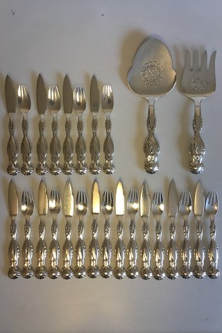 Georg Jensen Sterling Silver Pattern No 55 fish service. Set for 12 persons with serving set