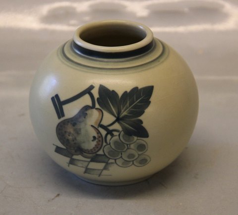 025-6 RC Vase 10 cm 1927 (822) with fruit Matt Porcelain Aluminia 