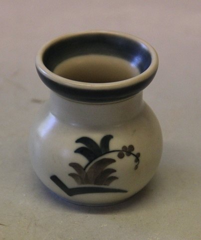 143-103 Kgl. Vase 6 cm 1928 Mat Aluminia Porcelain