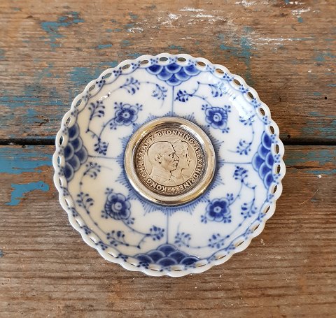 Royal Copenhagen Blue Fluted Full Lace Cuff with Silver Coin no. 1009 - King Christian X & Queen Alexandrine