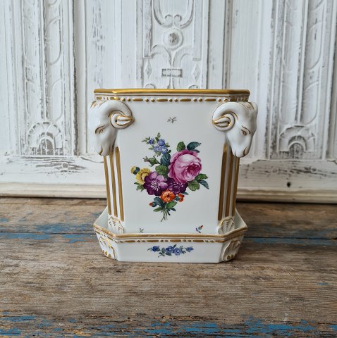 Royal Copenhagen Fuld Saksiskblomst sjælden vædder urtepotte no. 9218/9219 - produceret mellem 1850-1898