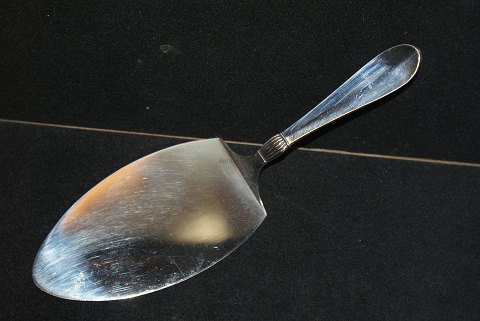 Cake server Gråsten DGS SilverDanish goldsmiths silverware factory SlagelseLength 15.5 cm.