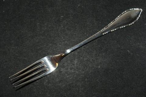 Barnegaffel, Ny Perle Serie 5900, (Perlekant Cohr) Dansk sølvbestikFredericia sølvLængde 15 cm.