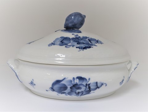 Royal Copenhagen. Blå Blomst. Oval lågfad. Model 8054. Længde 25 cm. (1 sortering)