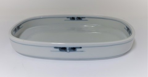 Royal Copenhagen. Gemina. Design Gertrud Vasegaard. Serveringsfad. Model 14628. Længde 24 cm. (1 sortering).