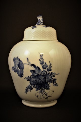 Royal Copenhagen Blå Blomst Svejfet lågkrukke.H:30cm. Dia.:22cm.RC# 10/1791.