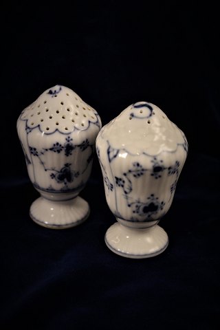 Royal Copenhagen Blue Fluted Plain pepper sprinkle.H:8,5cm. RC# 1/467.