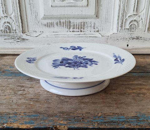 Royal Copenhagen Flettet Blå Blomst kagefad på fod No. 8183