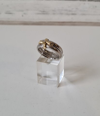 Regitze Overgaard for Georg Jensen Magic Doppio ring i 18 kt hvid og rødguld med brillanter på i alt 0,06 ct