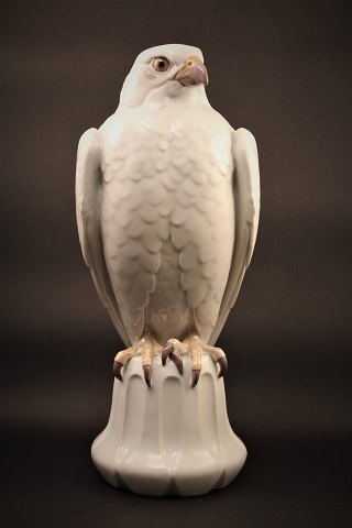 Rare Dahl Jensen, large Bing & Grondahl porcelain figure of falcon. B&G# 1531.H:38cm.