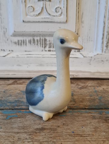 Knud Basse figur - struds 12 cm.
